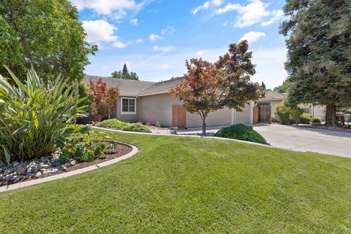 5335 W Monte Vista Ave, Visalia, CA, 93277-9246 | Card Image