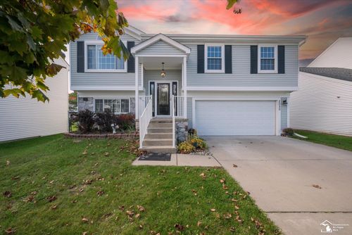 2050 E Williams Cir, Westland, MI, 48186-9389 | Card Image