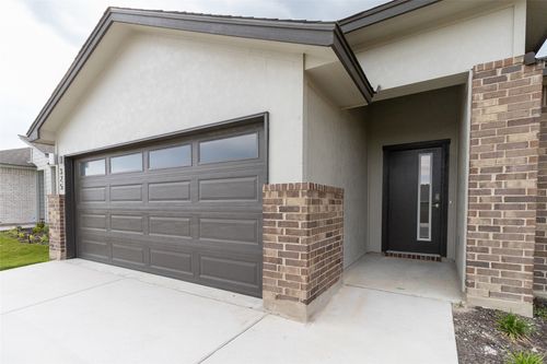 325 Coda Xing, Georgetown, TX, 78633-2367 | Card Image