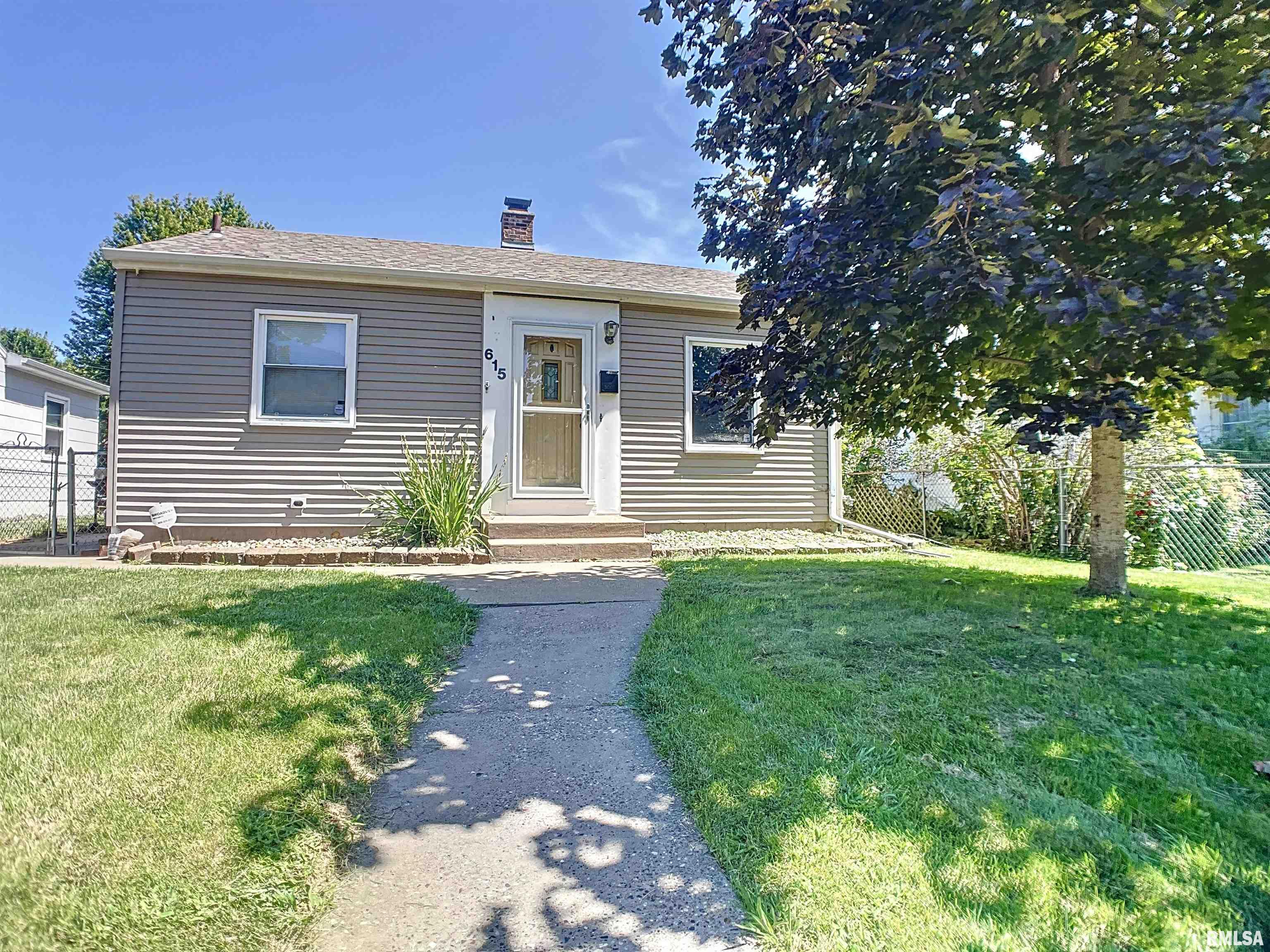 Nevada Ave, Davenport, IA 52802