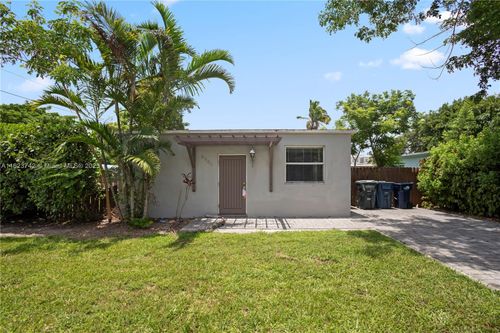 5900 Sw 62nd Ter, South Miami, FL, 33143-2254 | Card Image
