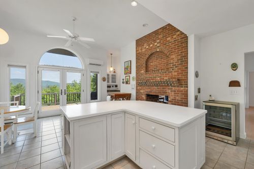 58 Kearsarge Rd, New London, NH, 03257-7524 | Card Image