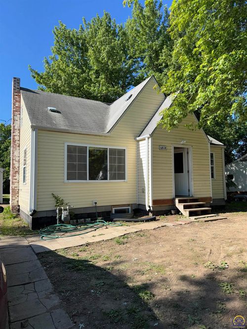 1815 Se Morrison St, Topeka, KS, 66607 | Card Image
