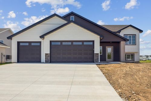 4653 8th St Ne, Saint Cloud, MN, 56304-4665 | Card Image