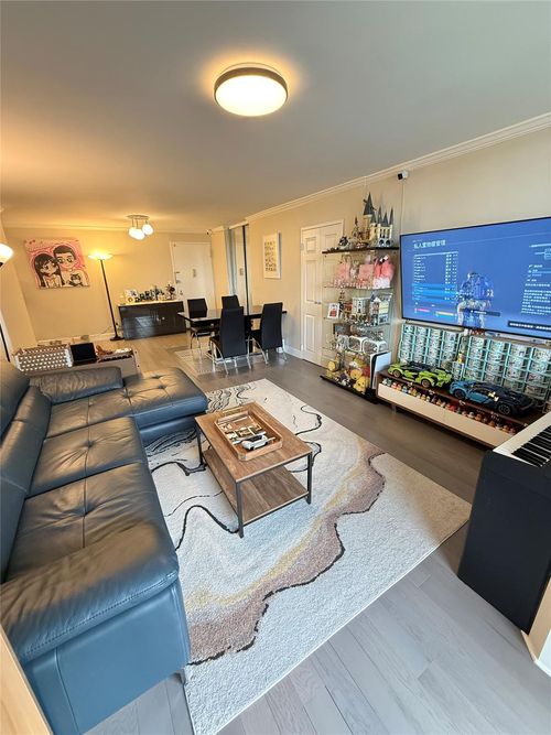 apt-11t-2 Bay Club Dr, Bayside, NY, 11360-2927 | Card Image