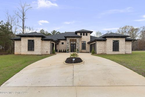 125 Breckenridge Dr, Brandon, MS, 39042-7032 | Card Image