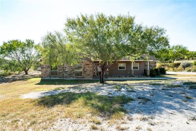 407 House Avenue, House other with 3 bedrooms, 2 bathrooms and null parking in Sandia TX | Image 2