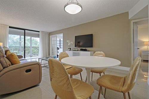 419-1100 Colony Point Cir, Pembroke Pines, FL, 33026-2926 | Card Image