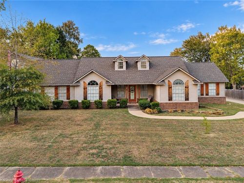 34 W Denver St, Greenwood, AR, 72936-4147 | Card Image