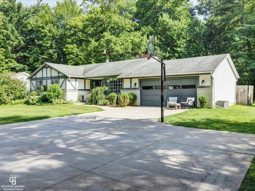 4057 Devonshire Rd, Fort Gratiot, MI, 48059-4012 | Card Image