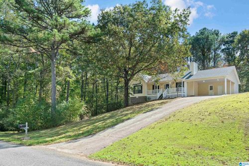 3273 Fieldale Dr, HUEYTOWN, AL, 35023-5852 | Card Image