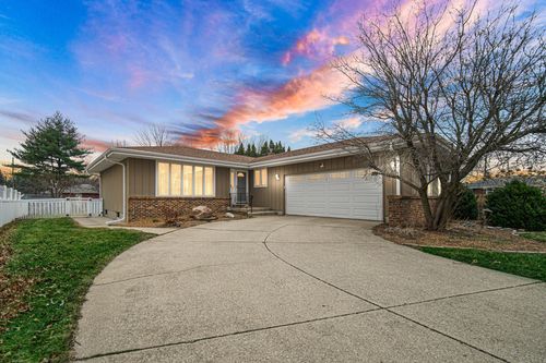 22 Maple Ct, Schererville, IN, 46375-1112 | Card Image
