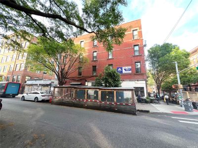 124 Bedford Avenue, Home with 12 bedrooms, 6 bathrooms and null parking in Williamsburg NY | Image 3