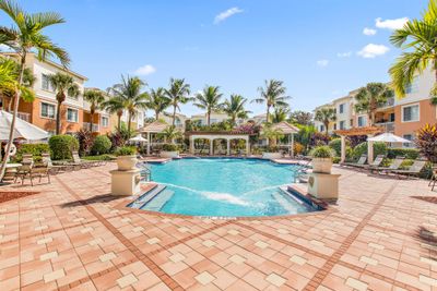 5201 Myrtlewood Circle E, Condo with 3 bedrooms, 2 bathrooms and null parking in Palm Beach Gardens FL | Image 1