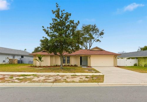 185 Foxcroft Dr W, Palm Harbor, FL, 34683-5618 | Card Image