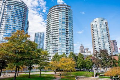 2303 - 58 Keefer Pl, Condo with 2 bedrooms, 2 bathrooms and 1 parking in Vancouver BC | Image 2