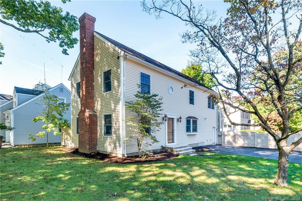 2 Camore Street, For Rent in Stamford Zoocasa