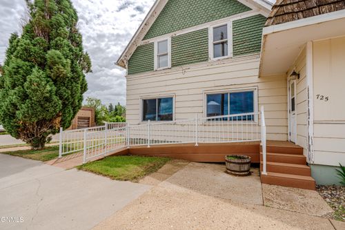 725 Main St, Hebron, ND, 58638-7056 | Card Image