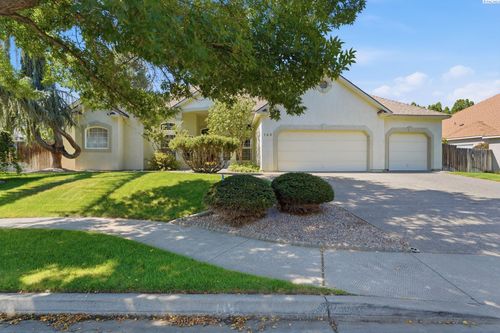 143 W Mesa Drive, Richland, WA, 99352 | Card Image
