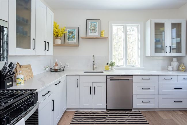 4 Gladding Ct, Home with 3 bedrooms, 1 bathrooms and 3 parking in Newport RI | Image 12