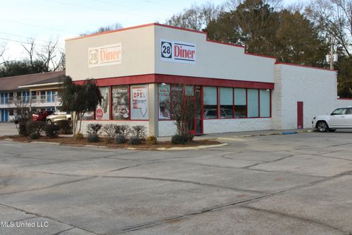 210 Mayfield St, Taylorsville, MS, 39168-5307 | Card Image