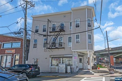 107 Jersey St, Paterson, NJ, 07501-1718 | Card Image