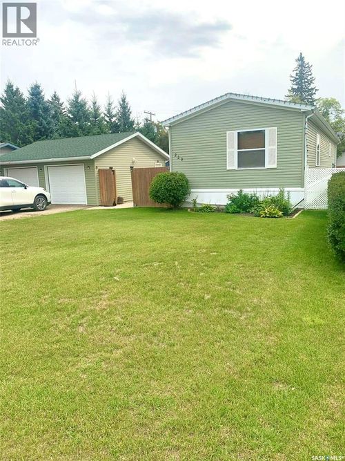 220 5 St, Bredenbury, SK, S0A0H0 | Card Image