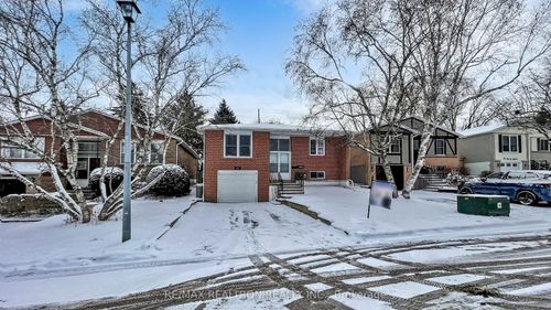 222 Currey Cres, Newmarket, ON, L3Y5M9 | Card Image