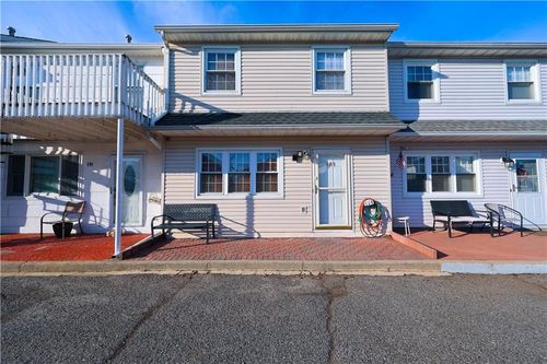 189 Quintard St, Staten Island, NY, 10305-2527 | Card Image