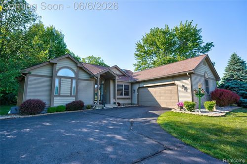 3433 Pinemeadow Ct, Davison, MI, 48423-8421 | Card Image