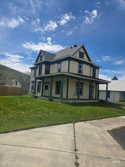 986 Columbia St, Pomeroy, WA, 99347-3009 | Card Image