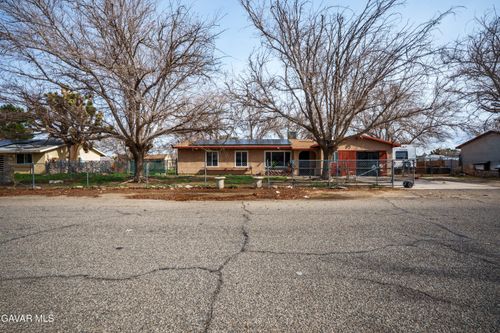 40204 166th St E, Lake Los Angeles, CA, 93591-3032 | Card Image