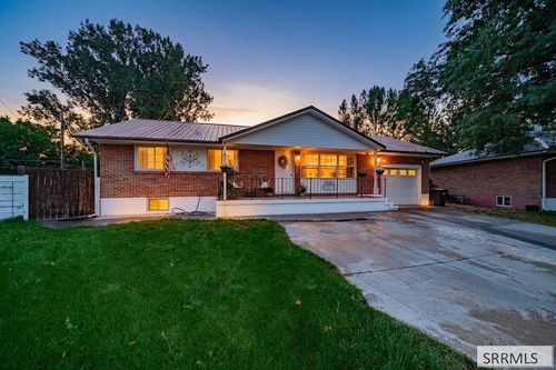 867 Maplewood Dr, Idaho Falls, ID, 83401-4014 | Card Image