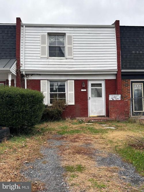 635 W 11th St, FRONT ROYAL, VA, 22630-2952 | Card Image