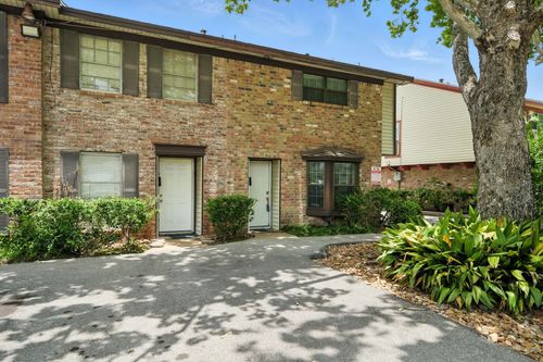 22-10666 Hazelhurst Dr, Houston, TX, 77043-3218 | Card Image