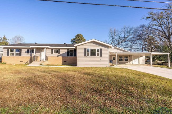 2210 E Harold St, House other with 4 bedrooms, 2 bathrooms and null parking in Gladewater TX | Image 4