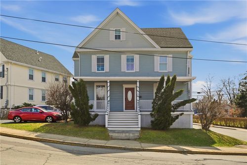22 Summer St, Newport, RI, 02840-1727 | Card Image