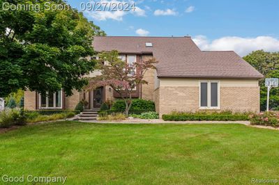 6333 Elsey Drive, Home with 4 bedrooms, 2 bathrooms and null parking in Troy MI | Image 2