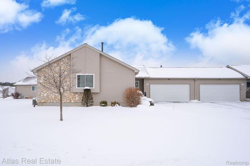 10200 Hawthorne Cir, Goodrich, MI, 48438-9059 | Card Image