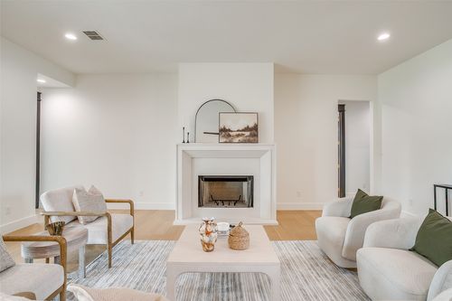 5524 Sledge Loop, Fort Worth, TX, 76126-5392 | Card Image