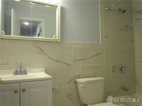 p3-3-P Quincy Cir, Dayton, NJ, 08810-1339 | Card Image