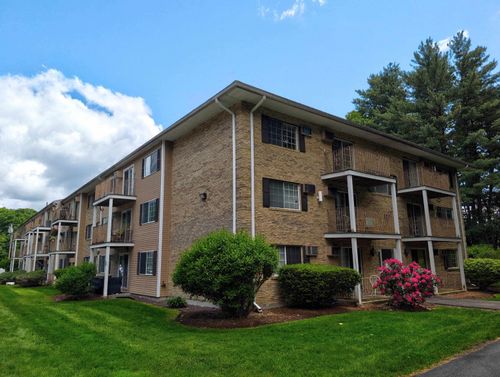 29-379 Huse Road, Manchester, NH, 03103 | Card Image