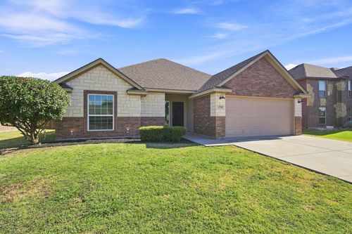 1720 Lakeway Dr, Cleburne, TX, 76033-6952 | Card Image