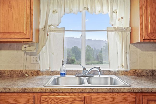 385 Frantz Rd, House other with 3 bedrooms, 2 bathrooms and 5 parking in Confluence PA | Image 21