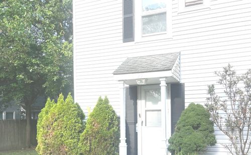 25 Evers Ct, Bridgeport, CT, 06610-1408 | Card Image