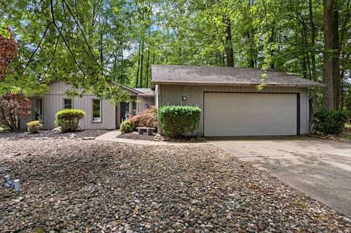 32633 Woodridge Ct, North Ridgeville, OH, 44039-2372 | Card Image