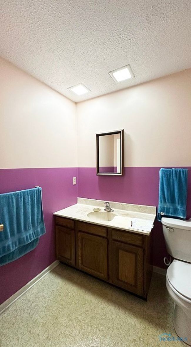 APT-28 - 1401 Van Buren St, Condo with 2 bedrooms, 2 bathrooms and 2 parking in Fostoria OH | Image 12