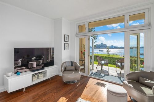 90-208 Russell St, Victoria, BC, V9A3X2 | Card Image