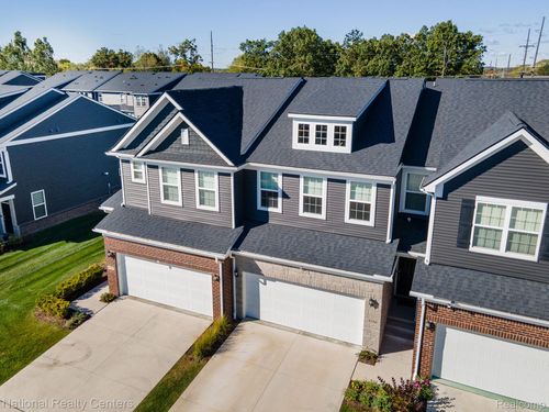 4758 Broomfield Way, Lake Orion, MI, 48359-1956 | Card Image