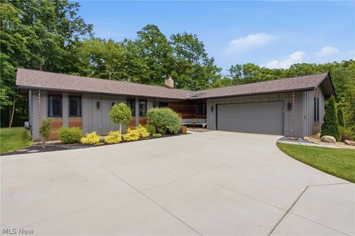 19752 Deer Run Lane, Strongsville, OH, 44149 | Card Image